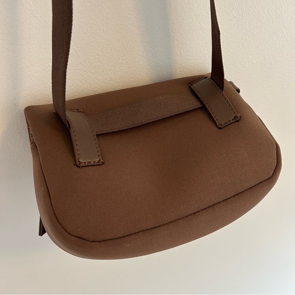 (SOLD) ATHLETA Revive Convertible Crossbody Waistbag Brown - Picture 8 of 10